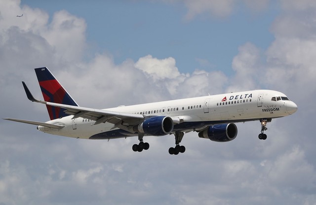 Total strangers busted having oral sex mid-flight face Federal Bureau of Investigation charges Total strangers busted having oral sex mid-flight face Federal Bureau of Investigation charges