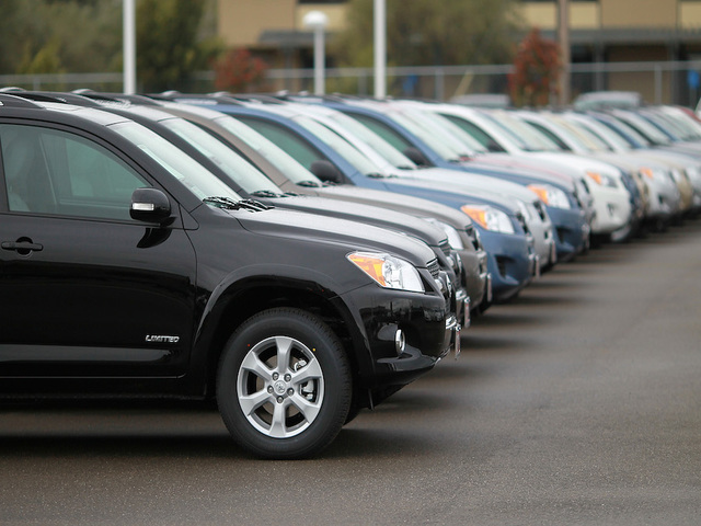 California moves to ban gasoline cars. Will Michigan follow suit?