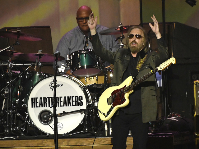 Tom Petty and the Heartbreakers reunite for Grammy honor