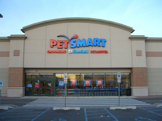 petsmart district manager contact