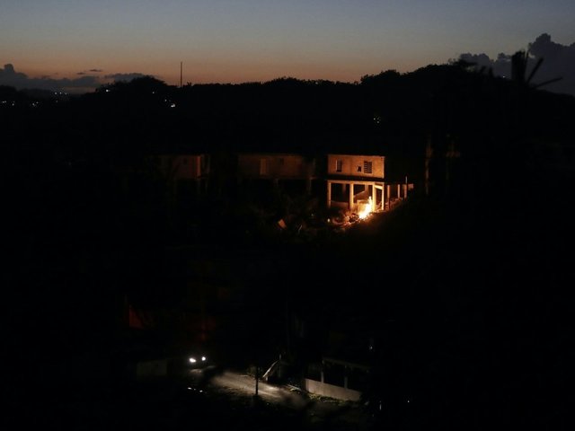 Puerto Rican students rejoice when electricity returns after 112 days without it Puerto Rican students rejoice when electricity returns after 112 days without it