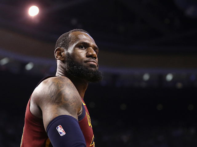 LeBron: Trump is using sports to divide us